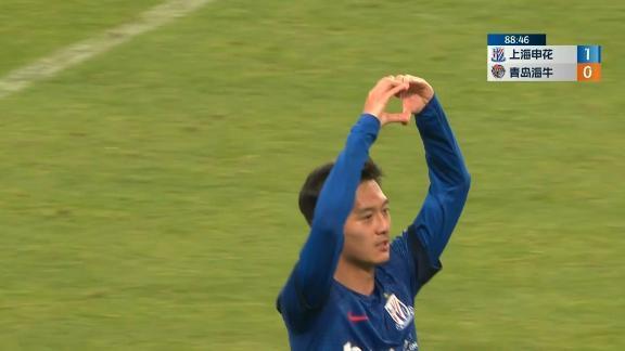 开云体育下载-媒体人：申花或许可以让蒋圣龙顶上锋线，就如同当年的范志毅