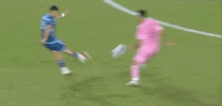 1740538815401066160.gif 迈阿密63.gif