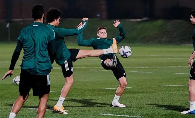 开云体育官网-折腾之旅与热身赛过后，拜仁还差一场登基“六冠王”