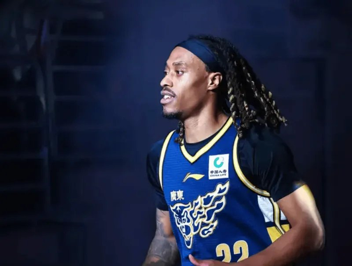 开云体育下载-杜锋终于弃用麦考尔！上场就拖节奏影响队友，趁机补强护框大外吧|广东|纯纯|王少杰|朱芳雨|徐杰_新浪体育_新浪新闻